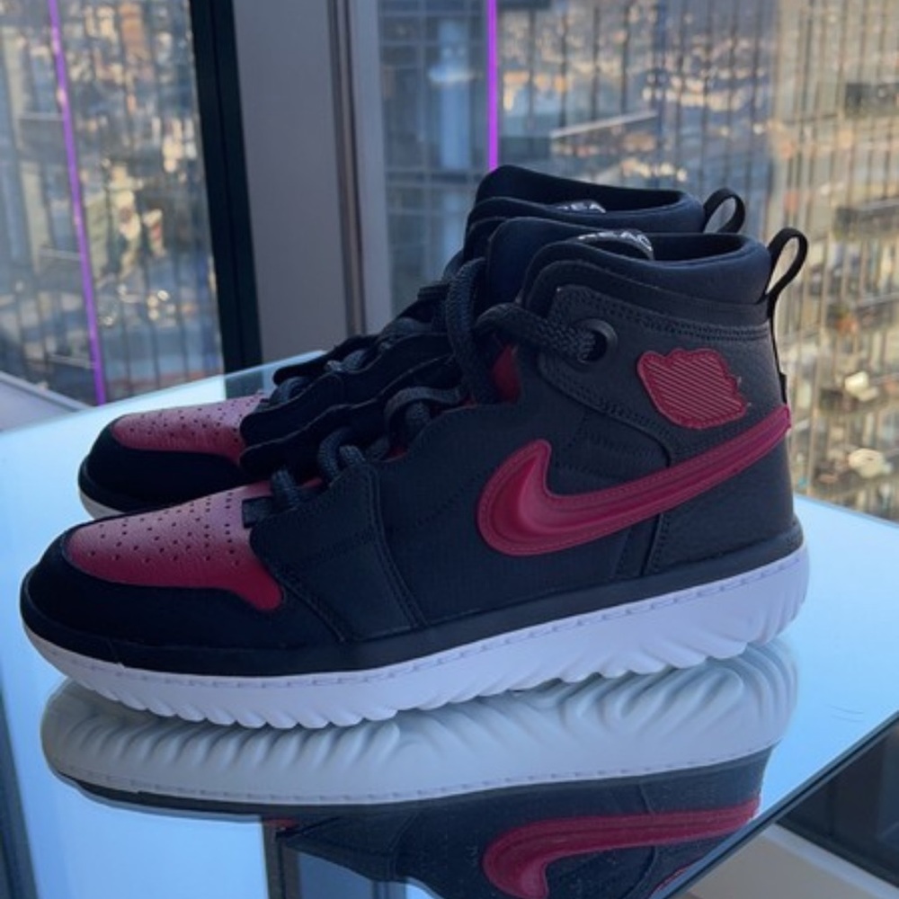 Brand New - Jordan 1 React US8.5 MEN
